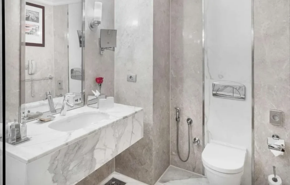 Twin Guest Room with Partial Sea View