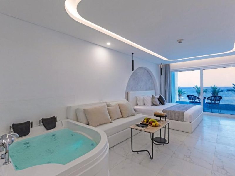 Deluxe Jacuzzi Room