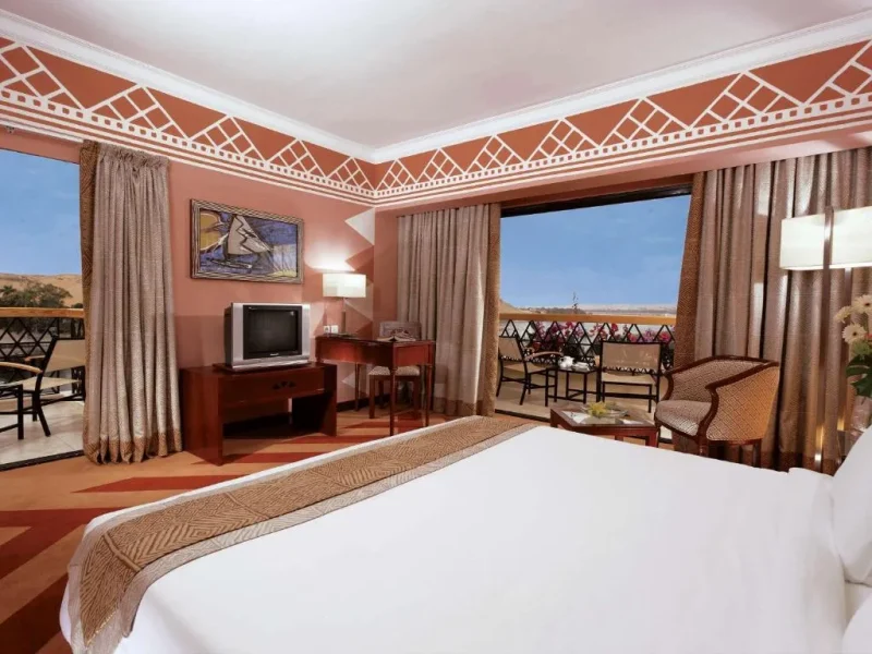 Superior King Room with Nile View