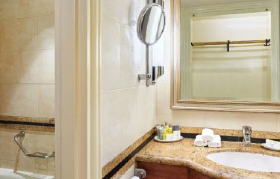 غرفة في الطابق التنفيذي، سريران مزدوجان، شرفة