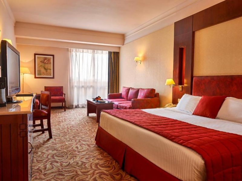 غرفة تنفيذية مزدوجة