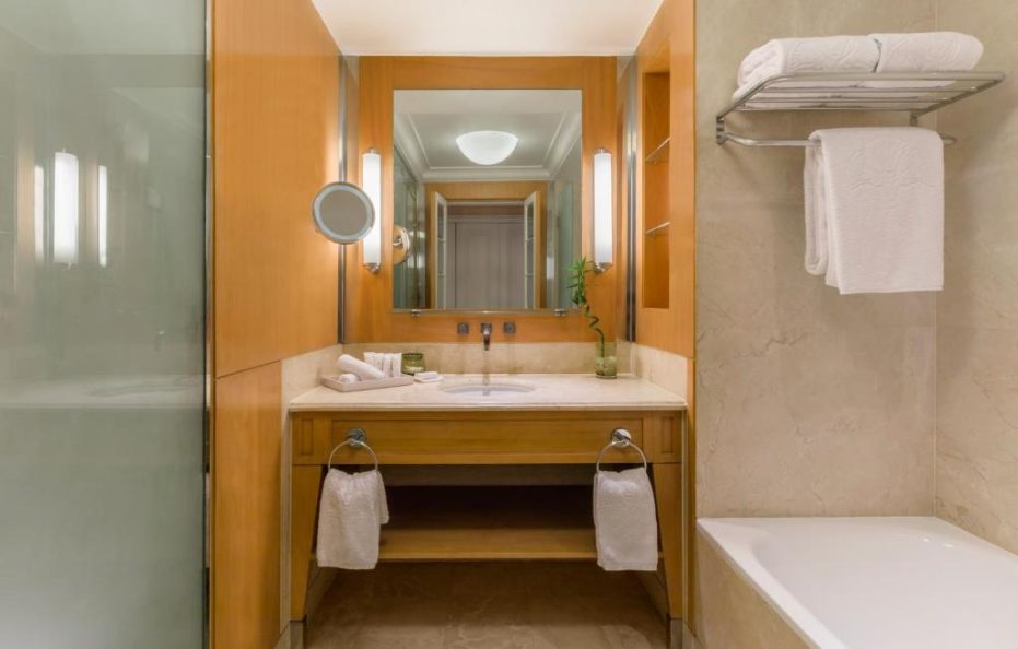 جناح جونيور مطل على المدينة