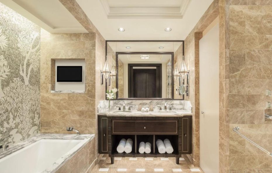 Deluxe Partial Nile View, Guest room, 1 King