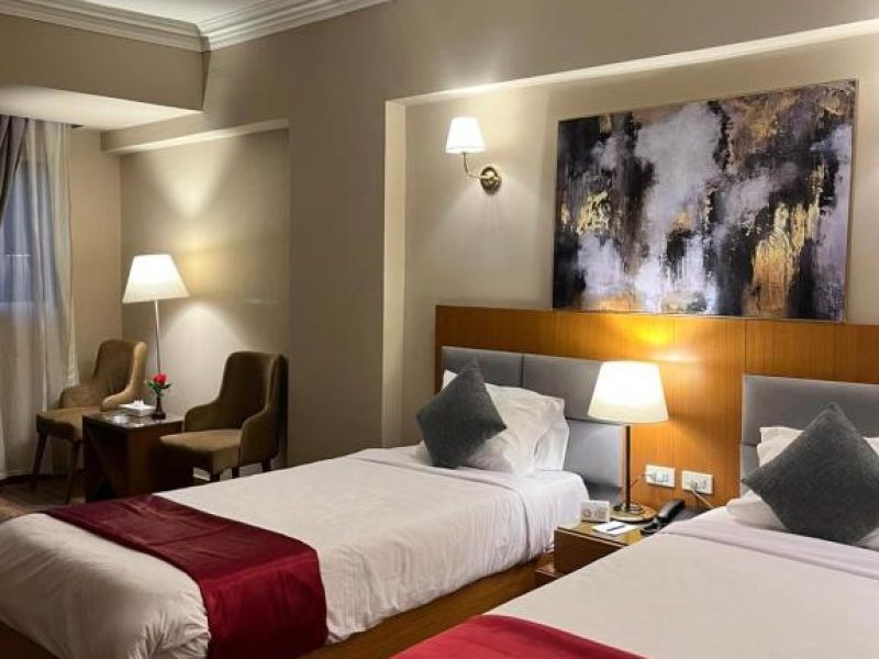 غرفة قياسية مزدوجة أو توأم